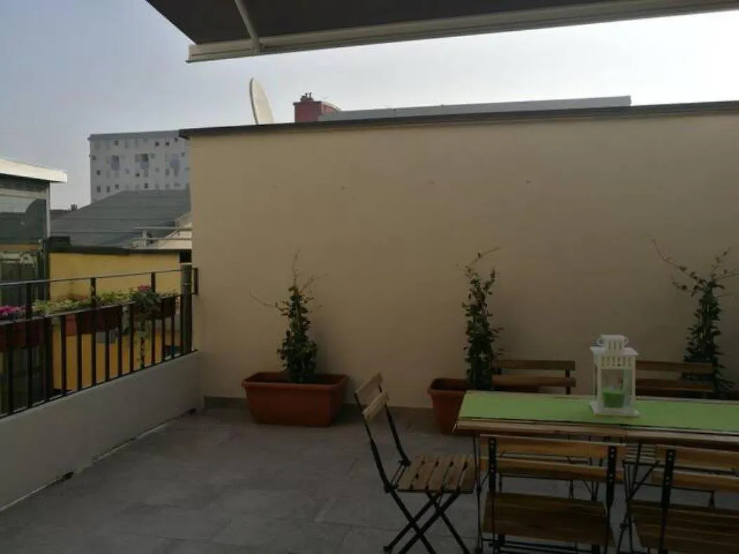 Appartamento Con Grande Terrazzo In Via Lomellina - Lome 527 Milano